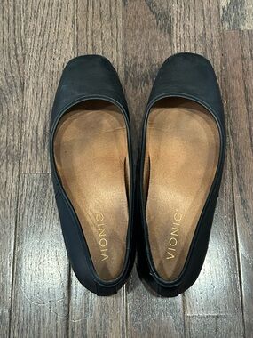 Vionic Leather Ballet Flats - Significant Wear